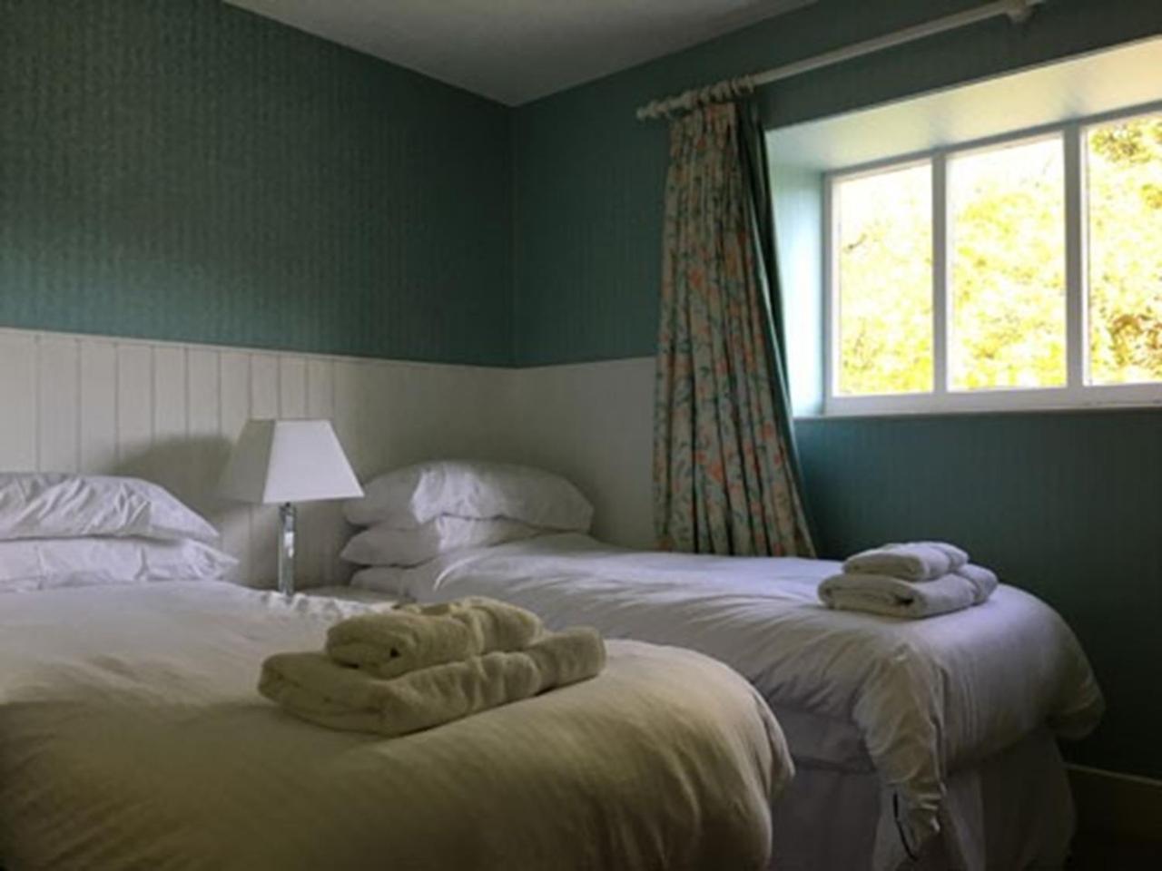 Отель The Delnashaugh Ballindalloch Экстерьер фото